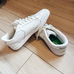 Reebok casual shoes size M11.5